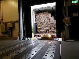 Three-Minute Automatic Truck Loading and Unloading Technology Coming to U.S.