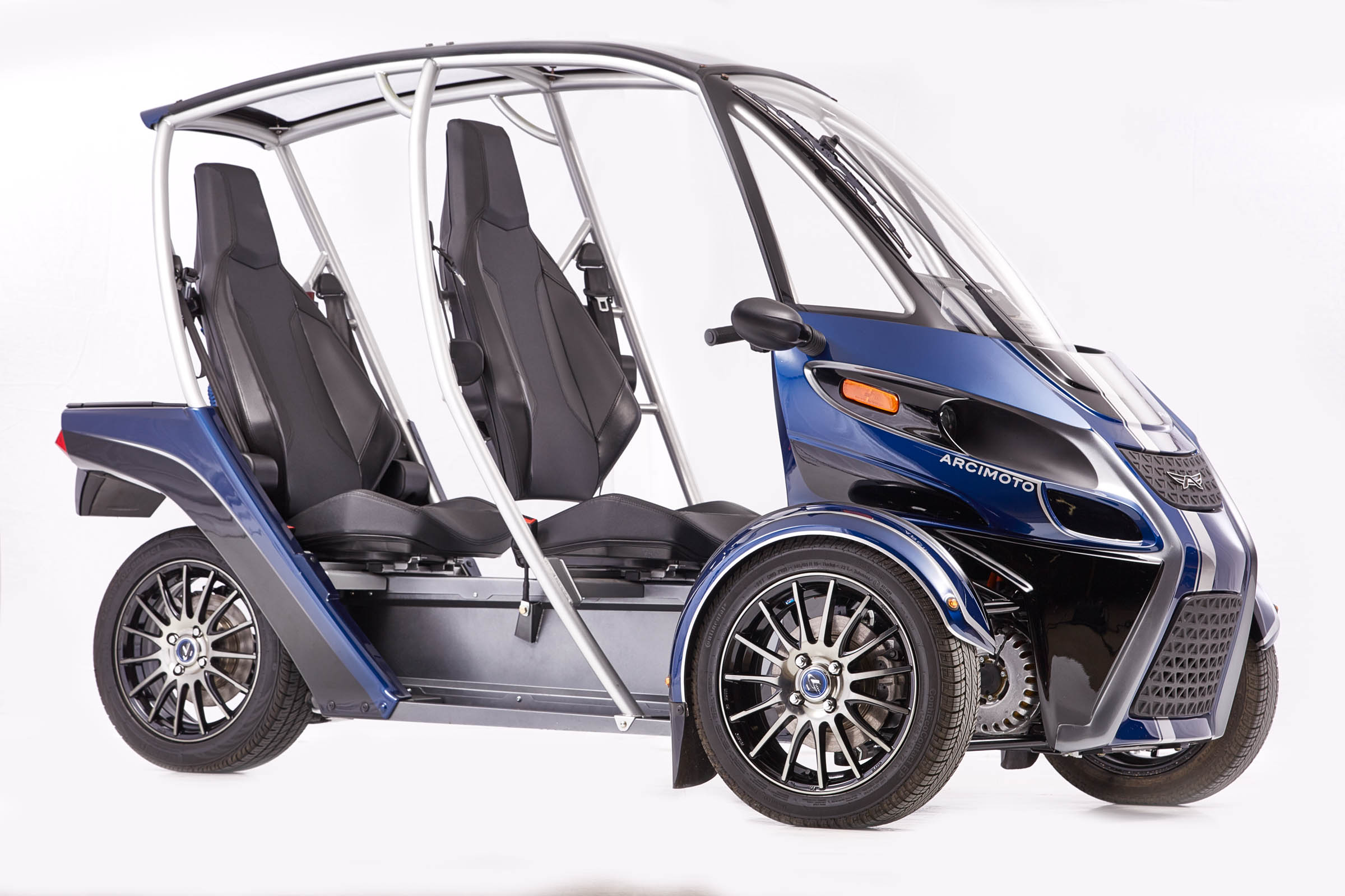 Трицикл новый. Трицикл Arcimoto SRK. Arcimoto FUV. Электрический трайк Arcimoto. Arcimoto Roadster.